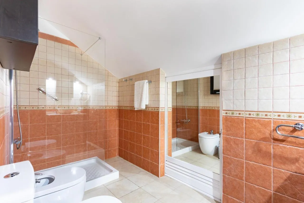 Exclusive Penthouse Playa Las Vistas 4 Close To The Sea And Beach, Aircondition For A Fee, Wifi, Terrace, Heated Pool Playa de las Américas