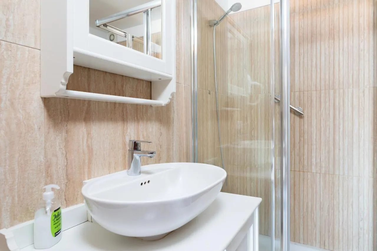 Exclusive Penthouse Playa Las Vistas 4 Close To The Sea And Beach, Aircondition For A Fee, Wifi, Terrace, Heated Pool Playa de las Américas Spanien