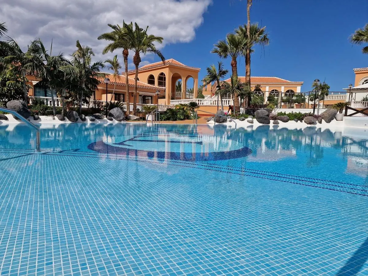 Exclusive Penthouse Playa Las Vistas 4 Close To The Sea And Beach, Aircondition For A Fee, Wifi, Terrace, Heated Pool Playa de las Américas 0*,
