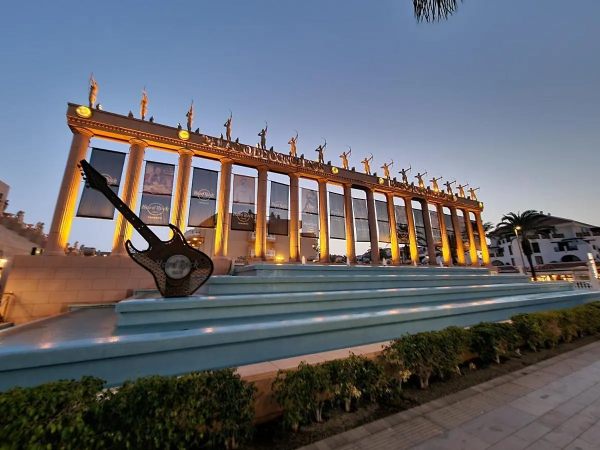 Lejlighed Exclusive Penthouse Playa Las Vistas 4 Close To The Sea And Beach, Aircondition For A Fee, Wifi, Terrace, Heated Pool Playa de las Américas