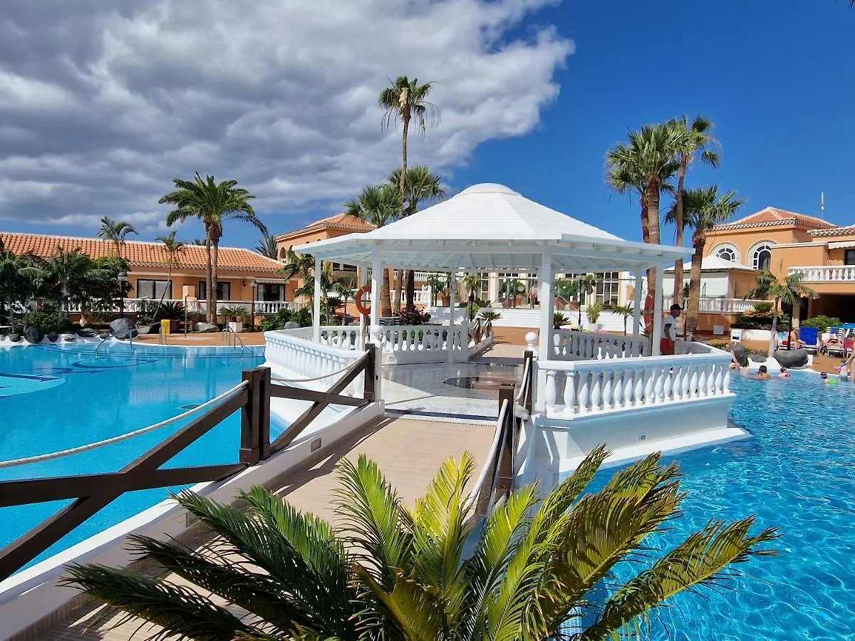 Exclusive Penthouse Playa Las Vistas 4 Close To The Sea And Beach, Aircondition For A Fee, Wifi, Terrace, Heated Pool Playa de las Américas